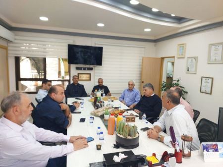 اجتماع تشاوري لرؤساء السلطات المحلية في منطقة وادي عاره